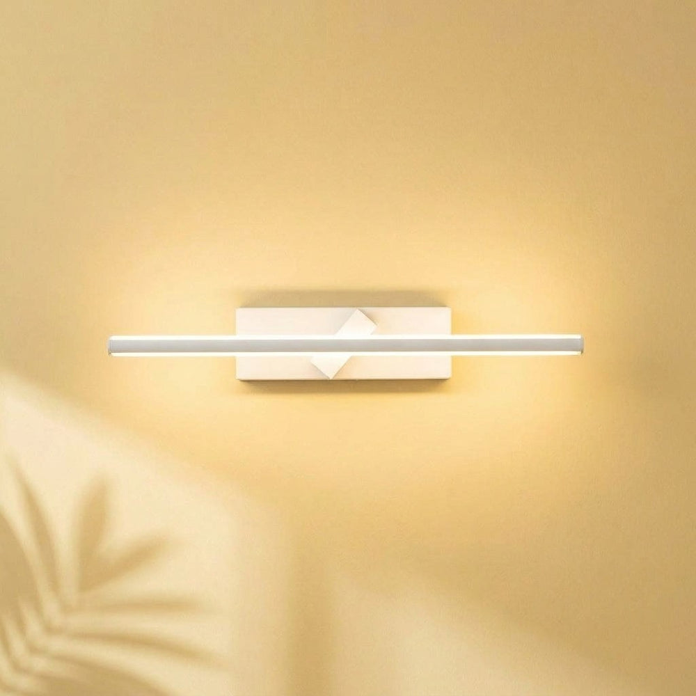 Applique murale liseuse LED orientable 330°, aluminium et fer - liseuse blanche mur jaune #blanc