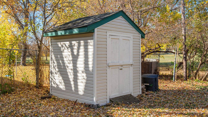 Éclairer un abri ou une cabane de jardin, avec ou sans raccordement