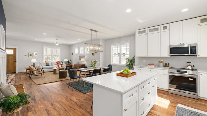 Modern kitchen chandelier: island or table, size, materials and height