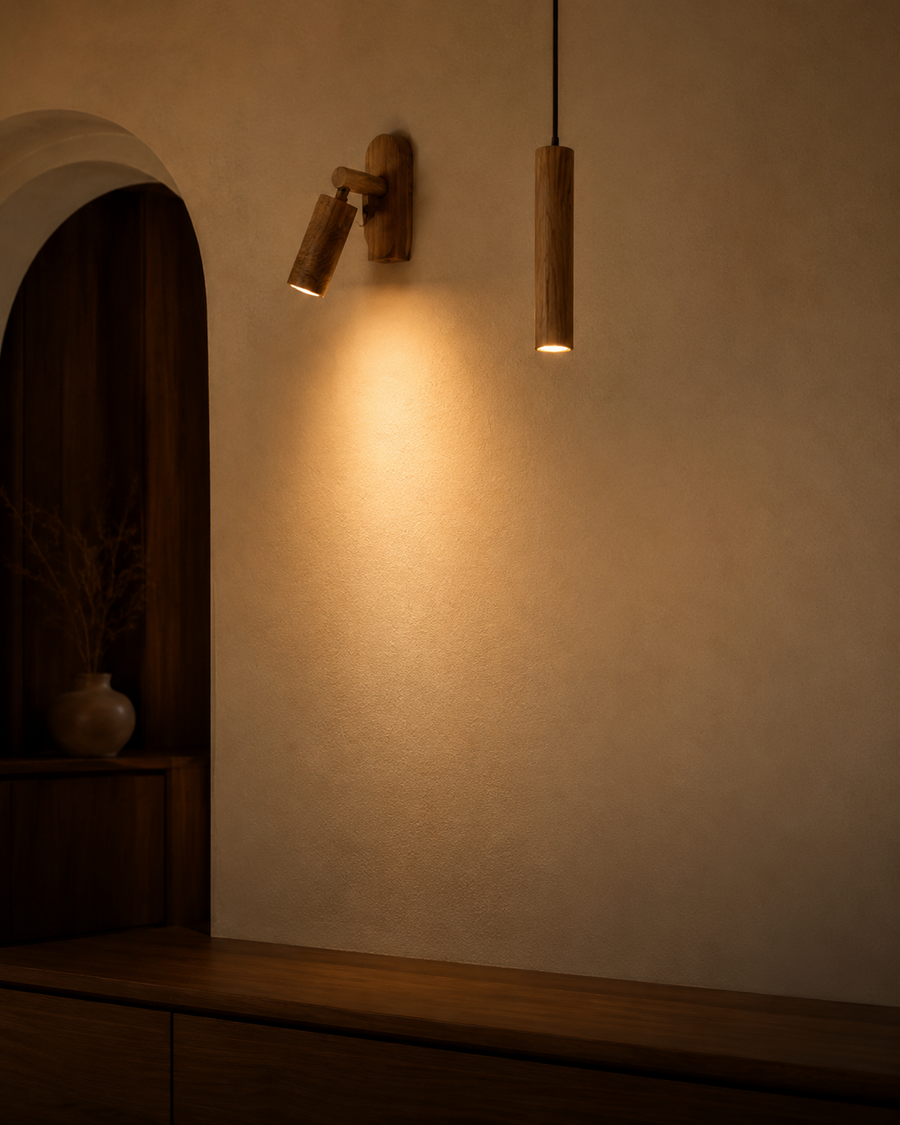 Applique et suspension en chêne massif, lumière chaude 2700K — Maison Alméa