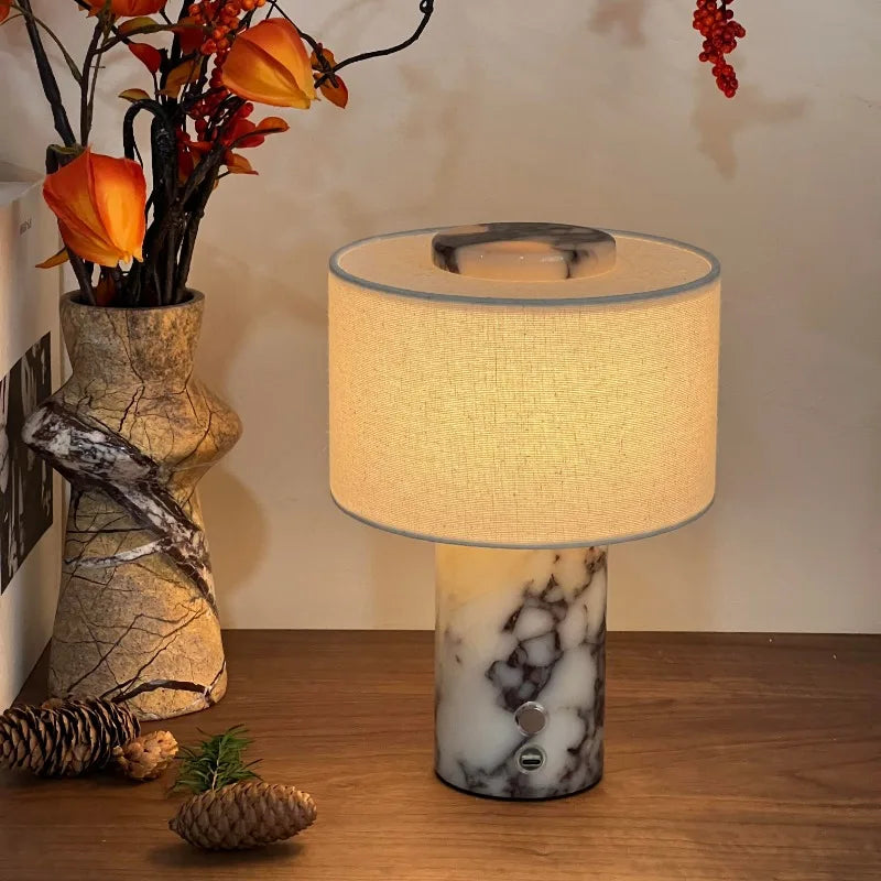 Lampe de chevet sans fil en marbre veiné et lin, rechargeable