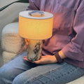 Lampe de chevet sans fil en marbre veiné et lin, rechargeable
