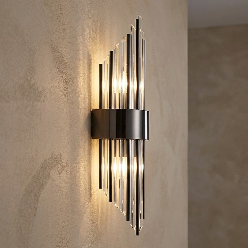 Applique cristal noire vue de côté, décollée du mur #noir-petit-modele