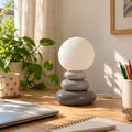 Lampe à poser galets empilés en céramique grise, globe effet lune #gris