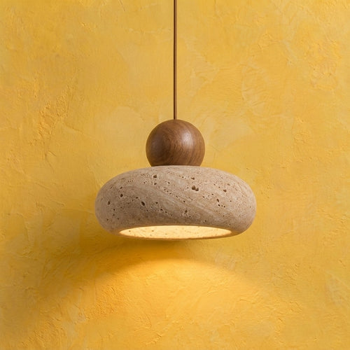 Suspension salon travertin, japonaise wabi-sabi, pierre Ø 15 cm - suspension japonaise mur jaune